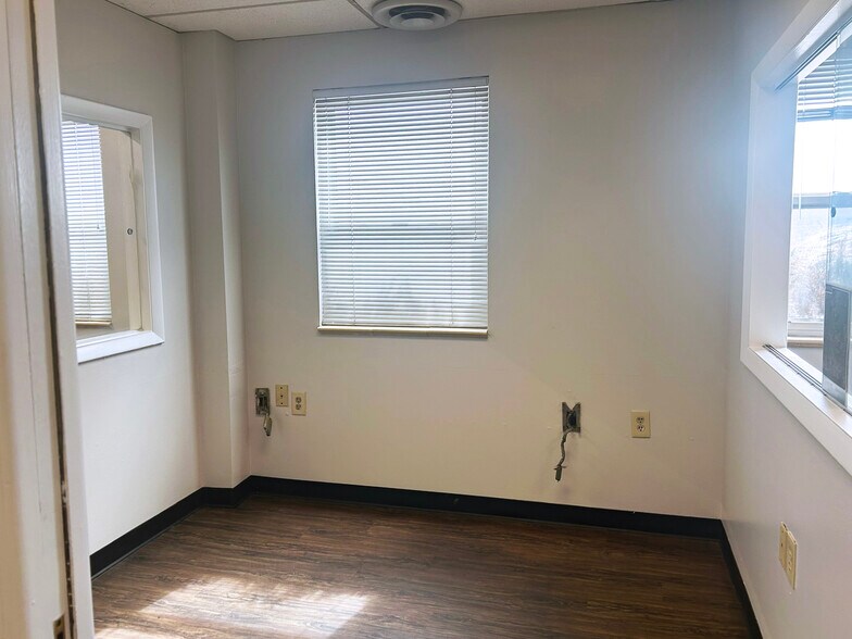 More Photos Of 5151 E 56th Ave, Commerce City Manufacturing For Lease