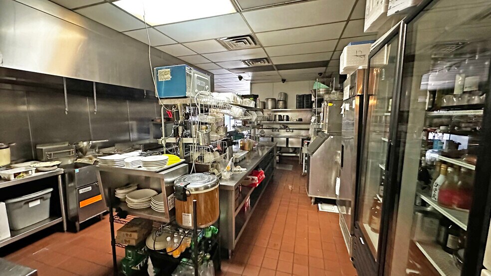 More Photos Of 296 Hegenberger Rd, Oakland Restaurant For Sale