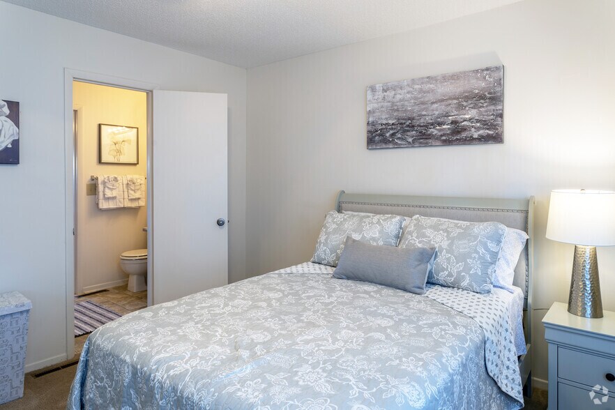 More Photos Of 1721 Ashley Hall Rd, Charleston Apartments For Sale