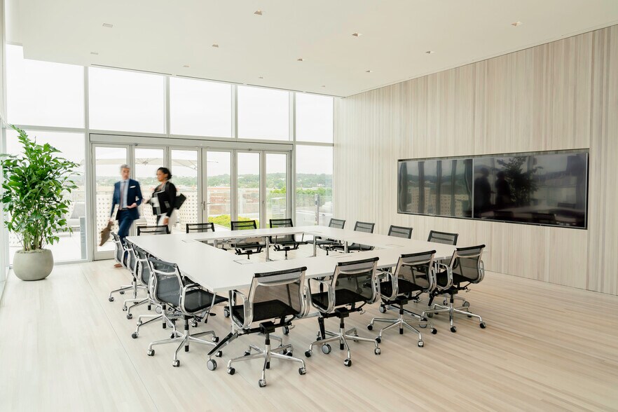 More Photos Of 2050 M St NW, Washington Office For Sale