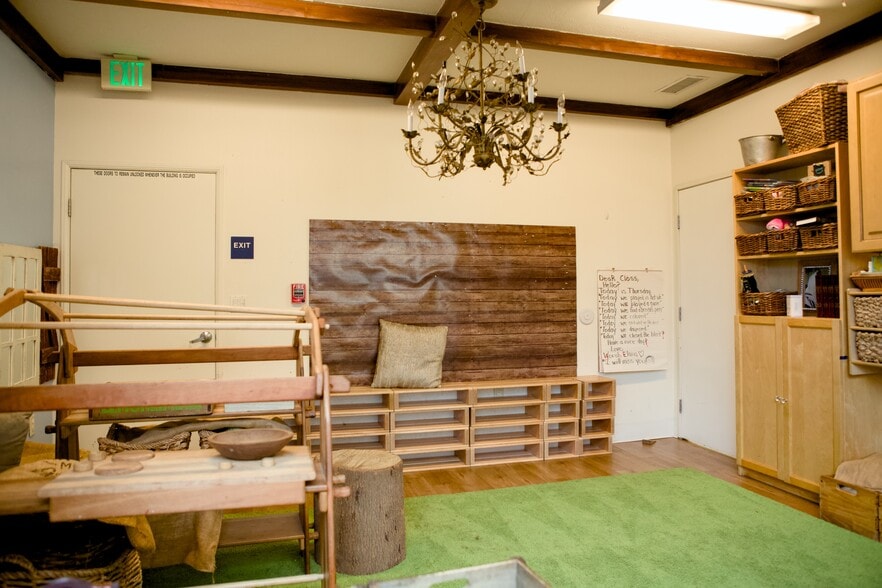 More Photos Of 12131 Burbank Blvd, Valley Village Daycare Center For Lease