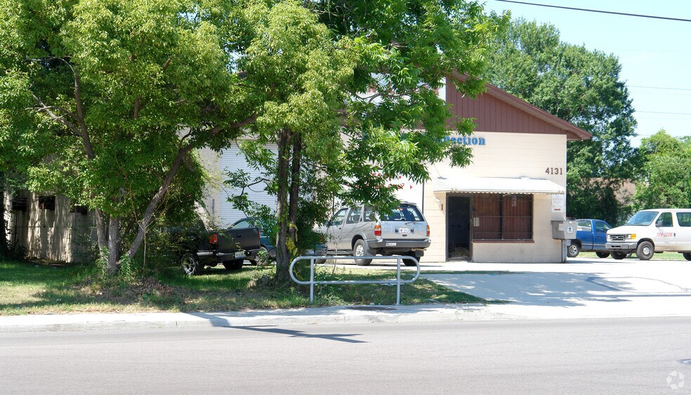 More Photos Of 4131 Lenox Ave, Jacksonville Warehouse For Lease