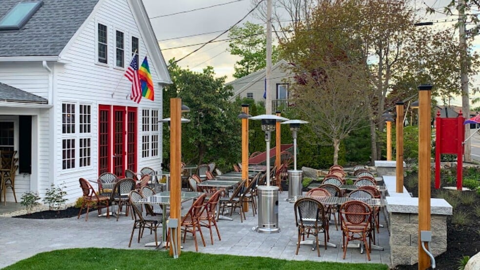 More Photos Of 262 Shore Rd, Ogunquit Restaurant For Sale