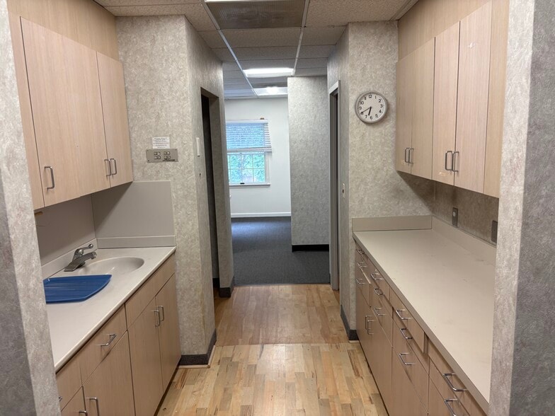 More Photos Of 17902 Georgia Ave, Olney Medical For Lease