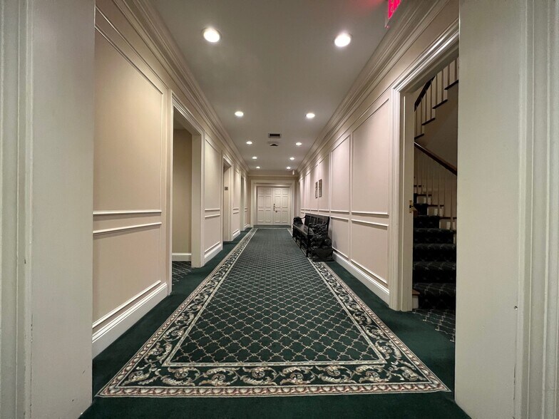 More Photos Of 4400 Silas Creek Pky, Winston-Salem Office For Lease