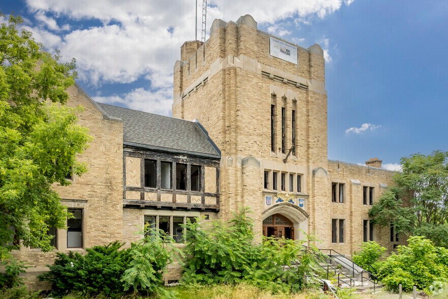 Primary Photo Of 1101 Chavez Dr, Flint Specialty For Lease