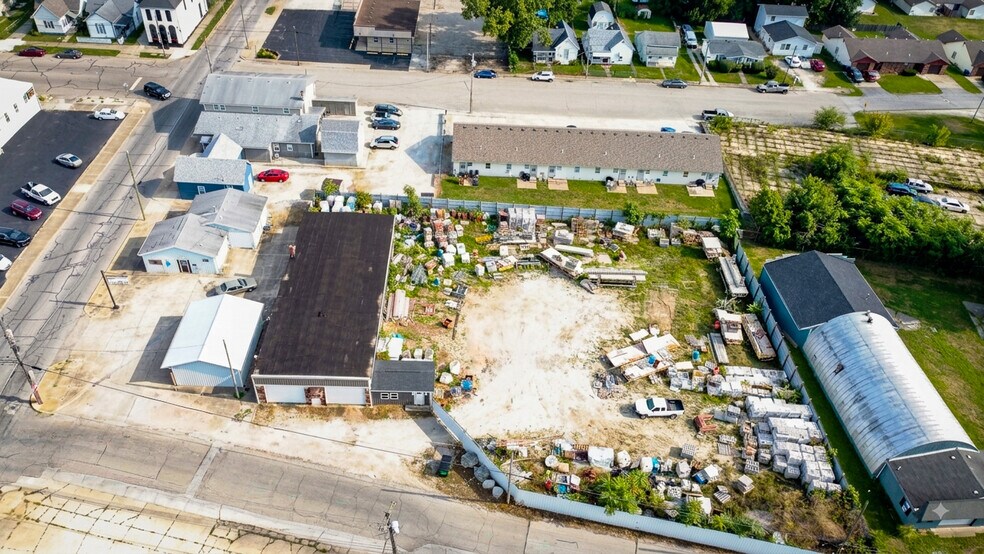 More Photos Of 510 E Jackson St, Shelbyville Industrial For Sale