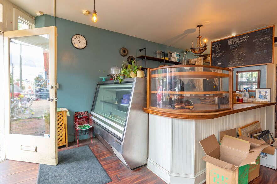 More Photos Of 2707 E Marshall St, Richmond Storefront Retail Residential For Sale