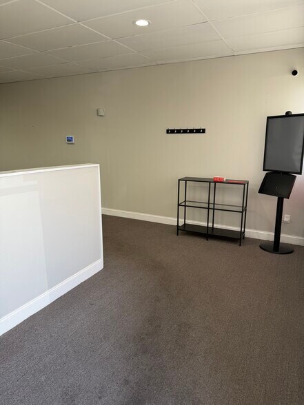 More Photos Of 493 Domino Ln, Philadelphia Storefront For Lease