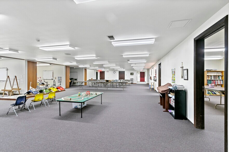 More Photos Of 301 S Chestnut Ave, Oconto Falls Religious Facility For Sale