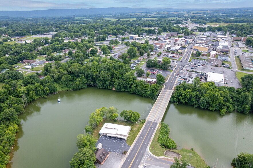 More Photos Of 410 Dinah Shore Blvd, Winchester Office Residential For Sale