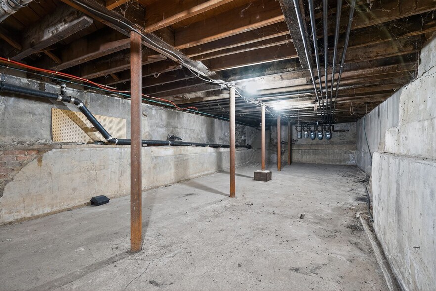More Photos Of 219-225 Broad st, Staten Island Apartments For Sale