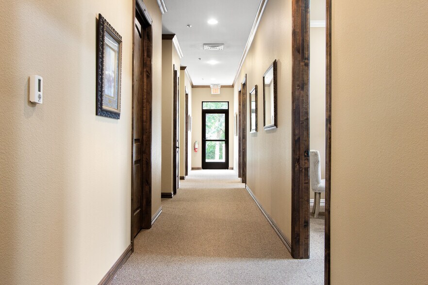 More Photos Of 301 S Watters Rd, Allen Office For Lease