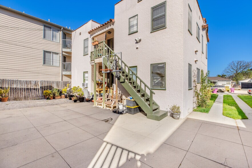 More Photos Of 1117 Mira Mar Ave, Long Beach Apartments For Sale