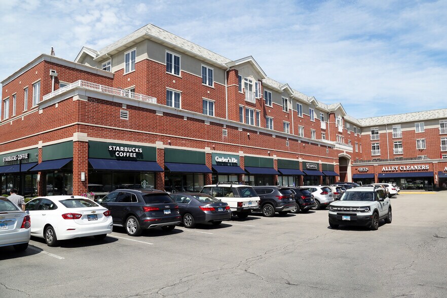 More Photos Of 775 Waukegan Rd, Deerfield Storefront For Lease