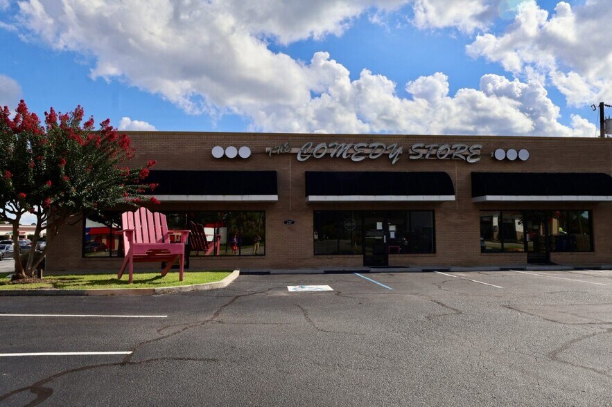 Primary Photo Of 217 Eisenhower Dr, Savannah Freestanding For Lease