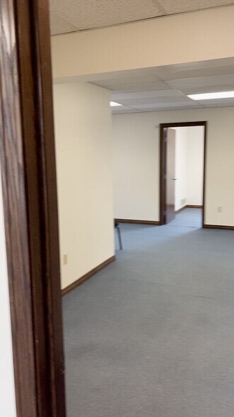 Primary Photo Of 600 Commerce Dr, Coraopolis Office Residential For Sale