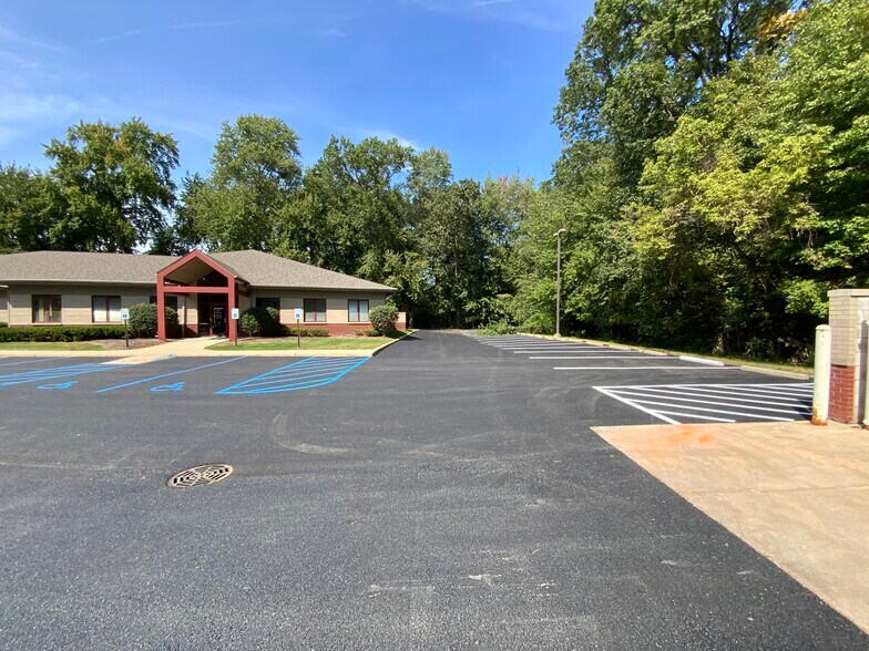 More Photos Of 3436-3500 Granite Cir, Toledo Medical For Lease