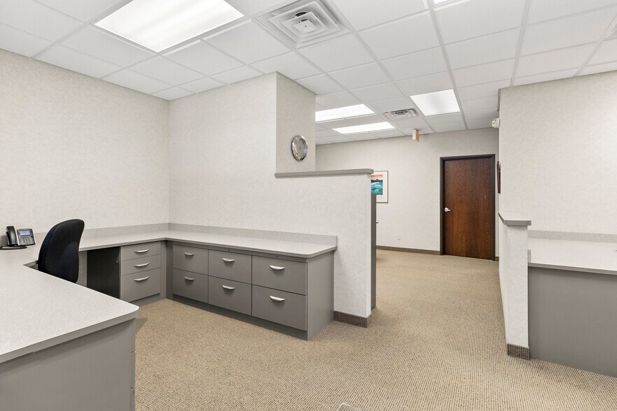 More Photos Of 33 Hiram St, Lake Orion Medical For Lease