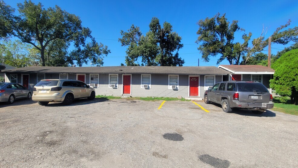 More Photos Of 13928 Bandera St, Houston Apartments For Sale