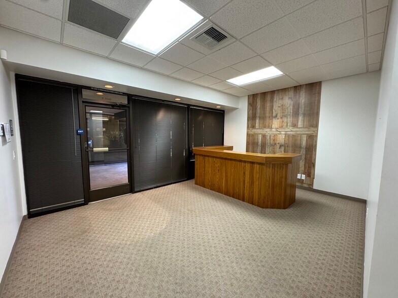 More Photos Of 2019 Westwind Dr, Bakersfield Office For Sale