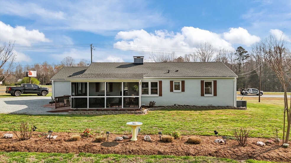 More Photos Of 10612 Durham Rd, Timberlake Flex For Sale