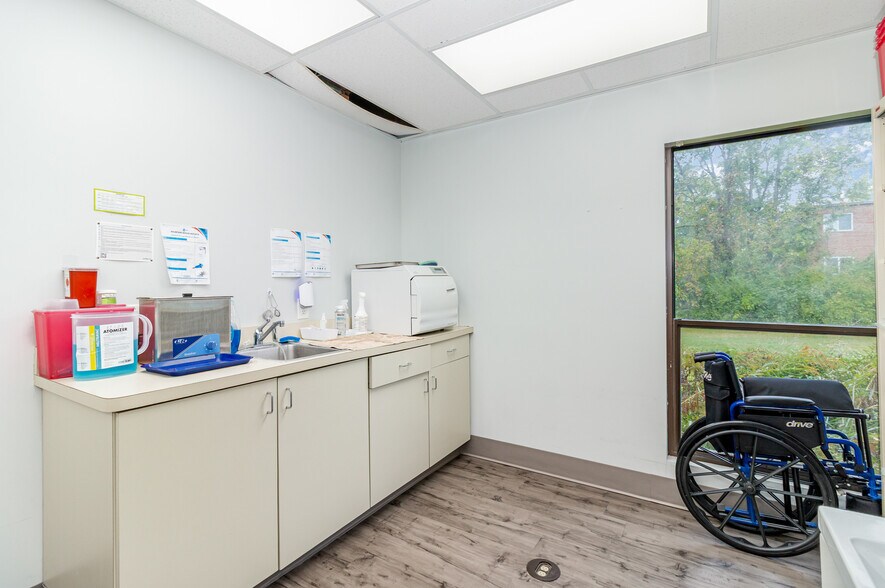 More Photos Of 2751 Blue Rock Rd, Cincinnati Medical For Sale