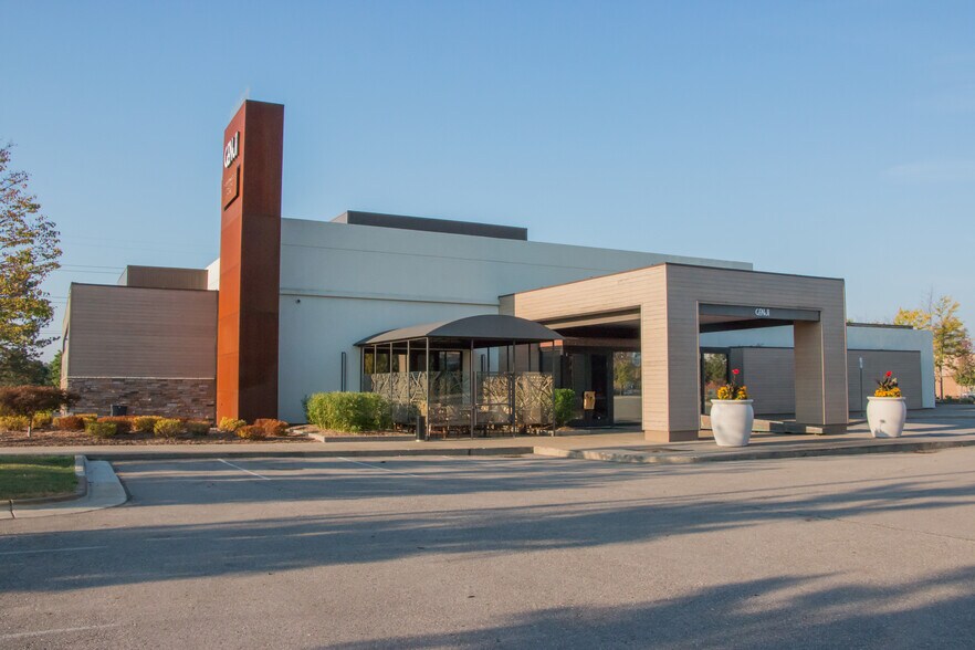 Primary Photo Of 27155 S Karevich Dr, Novi Restaurant For Sale
