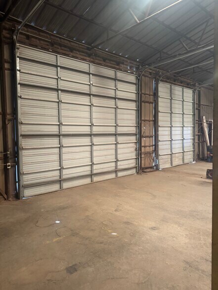 More Photos Of 509 Ponca, Lindsay Industrial For Sale