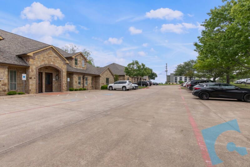 More Photos Of 1340 N White Chapel Blvd, Southlake Office For Sale