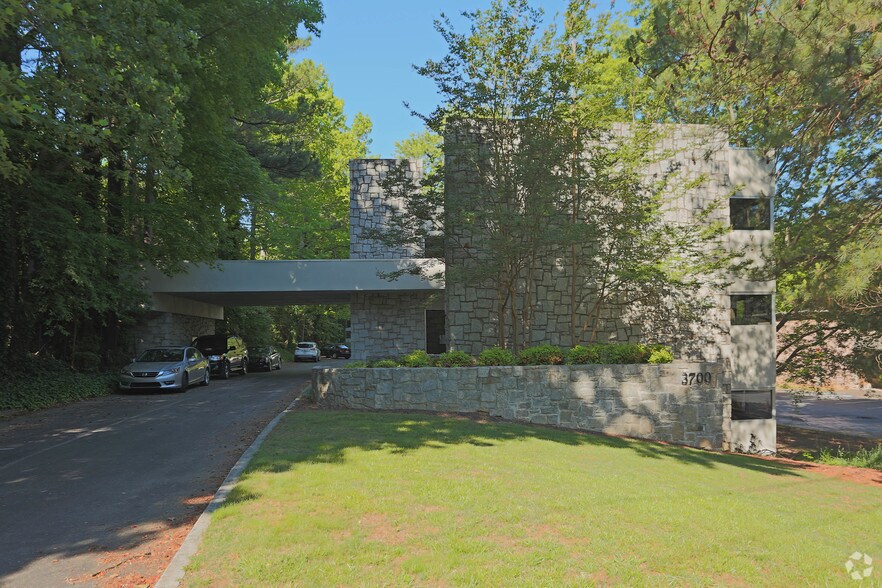 Primary Photo Of 3700 Longview Dr, Chamblee Loft Creative Space For Sale