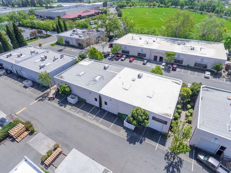 More Photos Of 7975 Cameron Dr, Windsor Warehouse For Lease