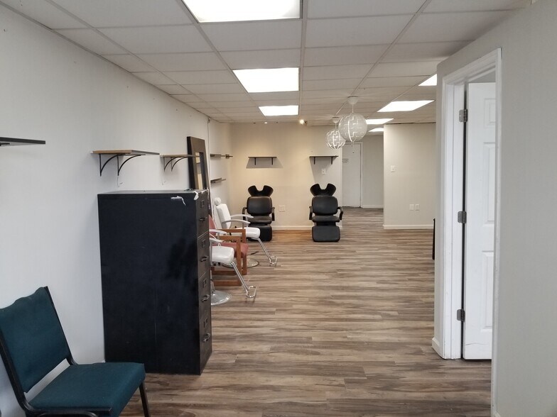 More Photos Of 4700 Stamp Rd, Marlow Heights General Retail For Lease