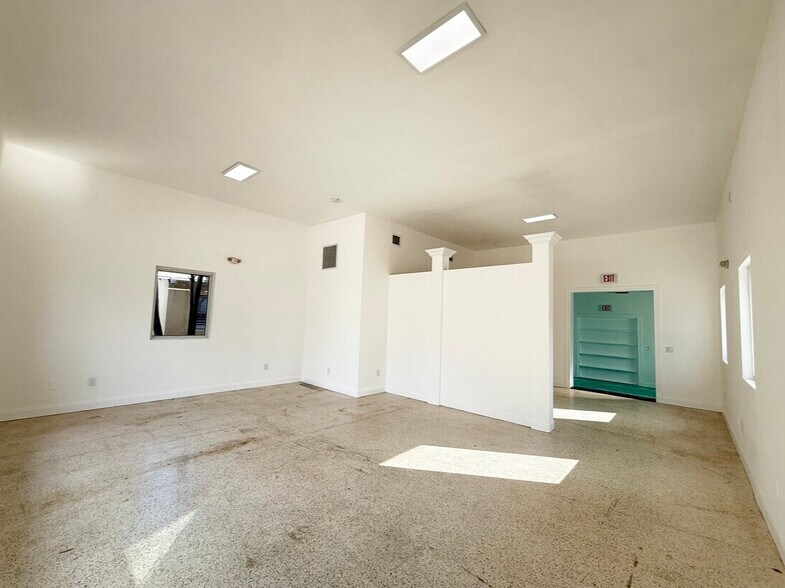 More Photos Of 271 NE 6th Ave, Delray Beach Office Residential For Lease