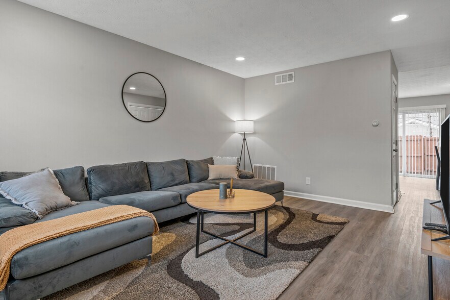 More Photos Of 1749 Hawthorne Ave, College Park Apartments For Sale