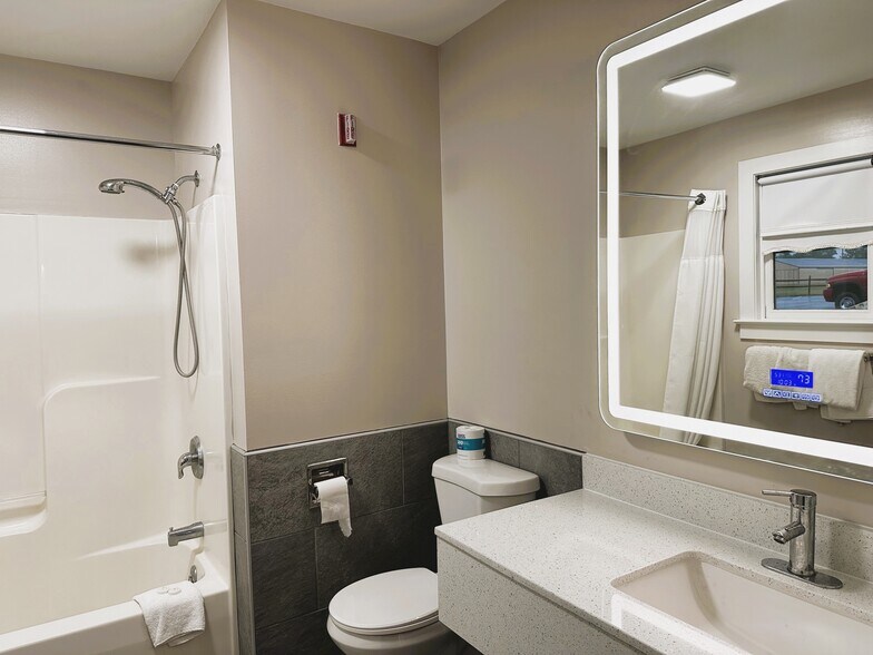 More Photos Of 2439 Old Philadelphia Pike, Lancaster Hotel For Sale