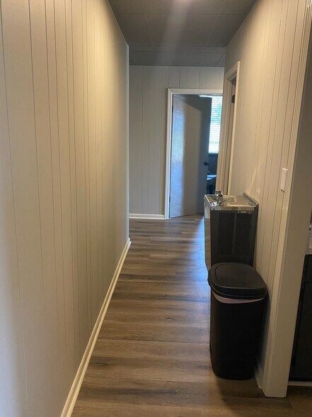 More Photos Of 127 Hemlock St, Columbus Office For Sale