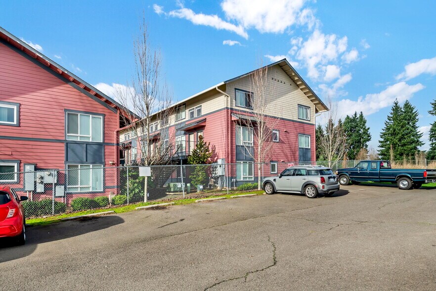 More Photos Of 5750 NE 34th St, Vancouver Apartments For Sale