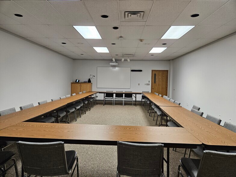 More Photos Of 1258 S Washington Ave, Saginaw Office For Sale