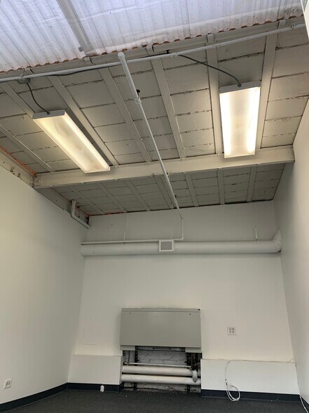 More Photos Of 1410-1440 N Kingsbury St, Chicago Manufacturing For Lease