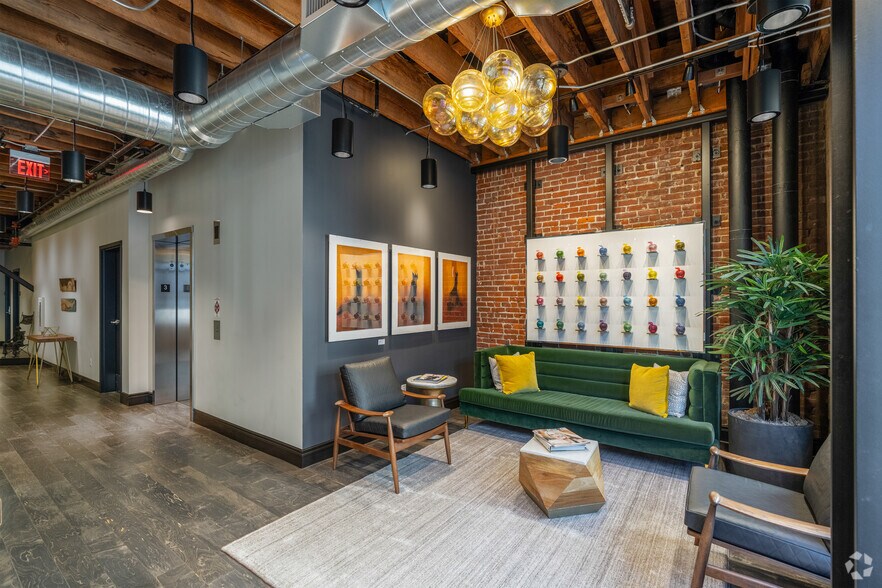 More Photos Of 800-808 SW Alder St, Portland Office For Sale