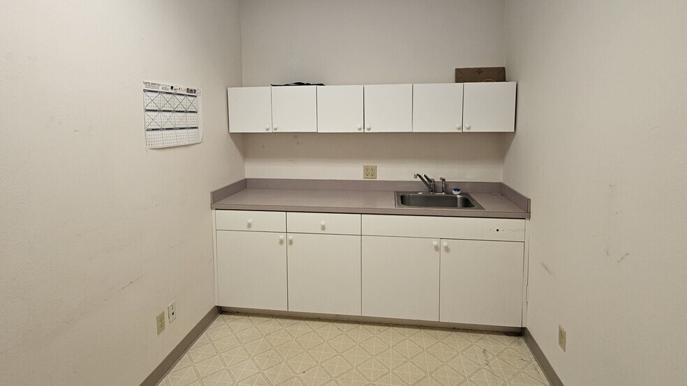 More Photos Of 1933 Belmont Loop, Woodland Office For Lease