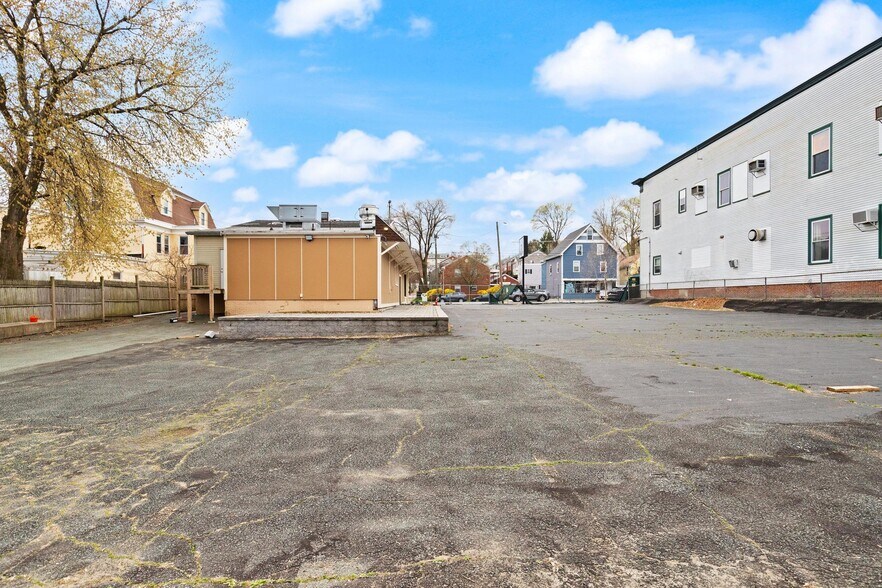 More Photos Of 100-102 Boston St, Salem Restaurant For Lease