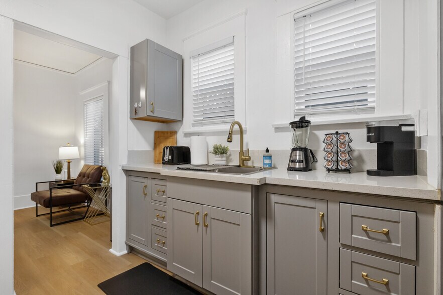 More Photos Of 1055 21st Street, San Diego Apartments For Sale