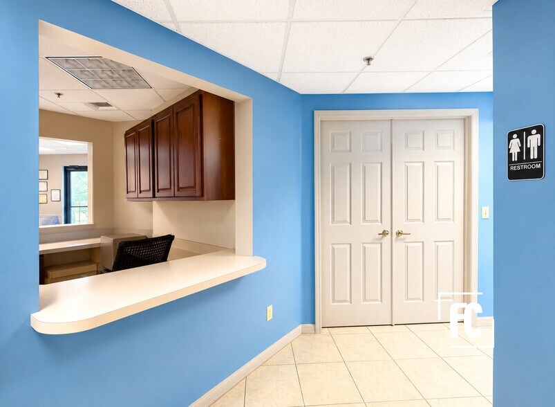 More Photos Of 310 SW Ocean Blvd, Stuart Medical For Sale