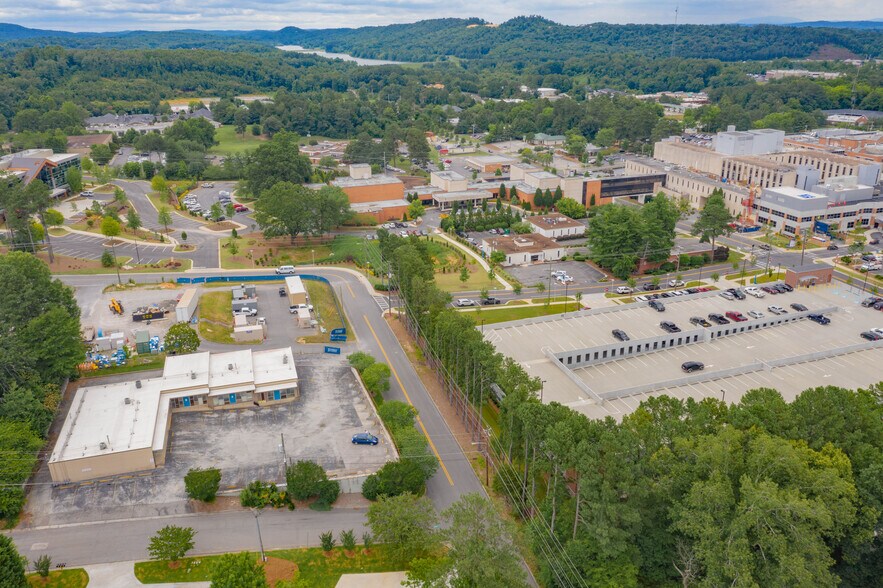 More Photos Of 1401 Applewood Dr, Dalton Medical For Lease