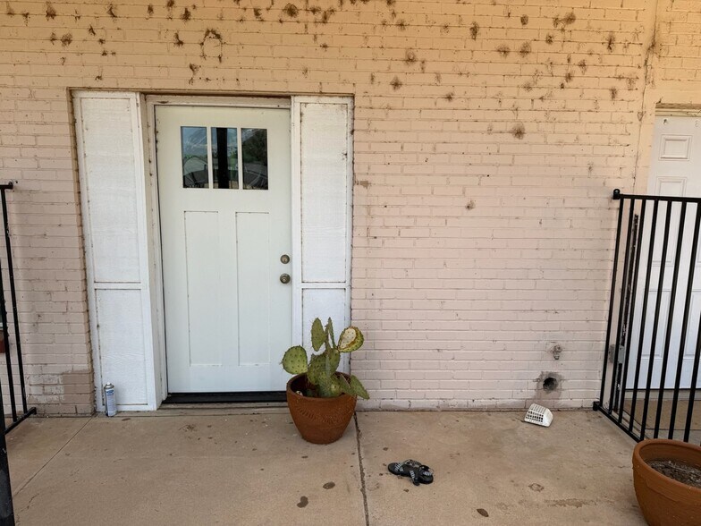 More Photos Of 2123 15th St, Lubbock Apartments For Sale