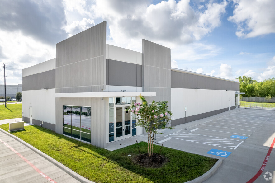 Primary Photo Of 6907 Brasada Dr, Houston Warehouse For Lease