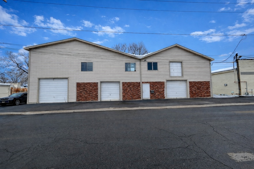 Primary Photo Of 1105 Catalyn St, Schenectady Warehouse For Sale