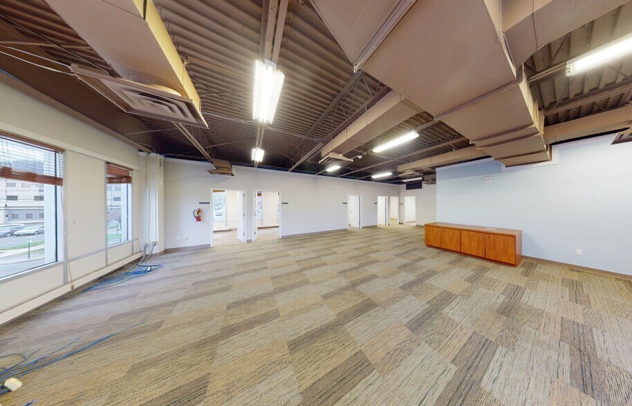 More Photos Of 301 McClanahan St SW, Roanoke Office For Lease